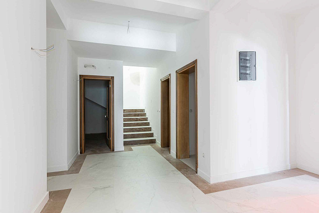 A luxurious three-story villa on the first sea line in  Kotor — photo 54